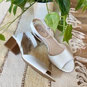 Life Stride chunky heels | velcro heels | White chunky heels